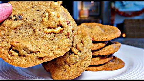 Are almond cookies healthy?